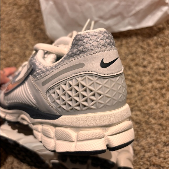 Nike Air Zoom Vomero 5 Bowerman Series Photon Dust - Picture 4 of 7